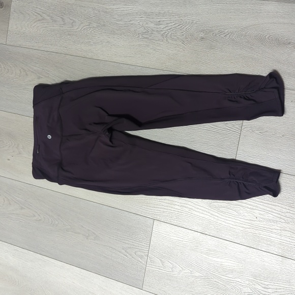 Lululemon, On Your Mark Crop, Size 6, Black Cherry - Picture 6 of 11